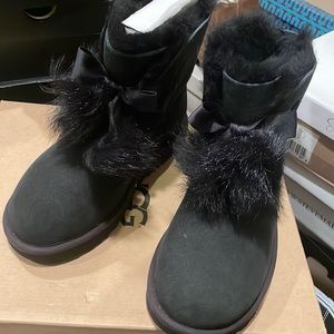 Ugg Gita Boot ***SOLD***